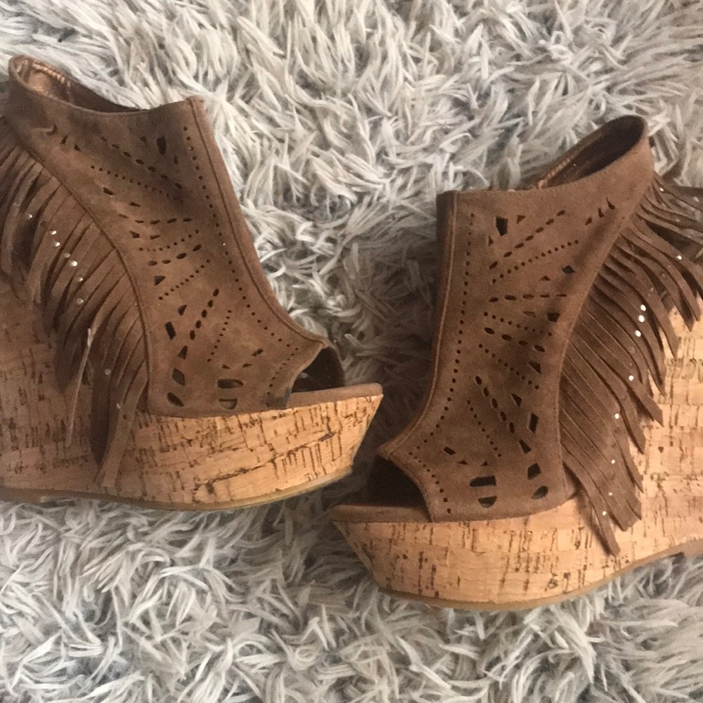 Hot Tomato 5 inch brown booties size 8